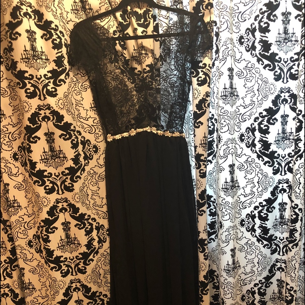 Backless Lace Black Maxi Dress